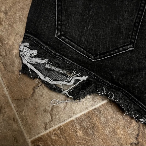 Refuge Distressed Black Denim Shorts Size 6 or 8 - Picture 4 of 5